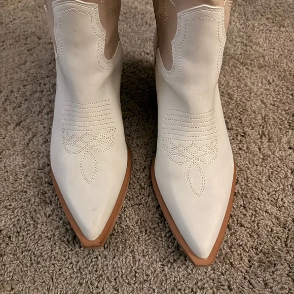 Women’s Two-Tone Beige & White Western High Boots - Picture 5 of 5